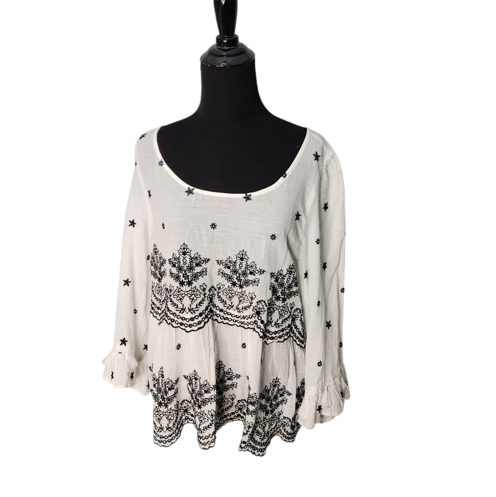 American Eagle Outfitters White Boho Eyelet Embroidery Lace Tiered Blouse Size L